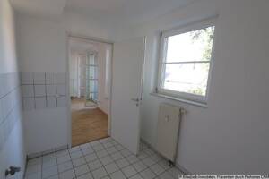 Helle 2-Raum-Wohnung mit Balkon, Bad mt Wanne – 4178 Leipzig – Vorschaubild 4
