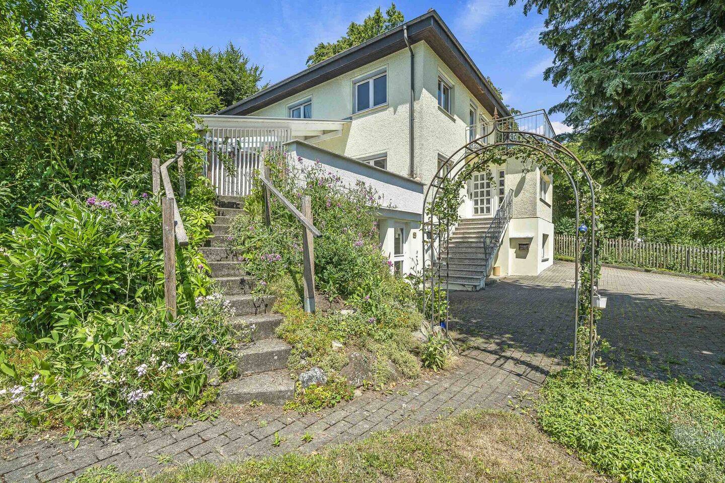 Seltene Gelegenheit - Immobilie mit Charakter: Charmantes Einfamilienhaus in begehrter Aussichtslage – Aulendorf – Vorschaubild 4
