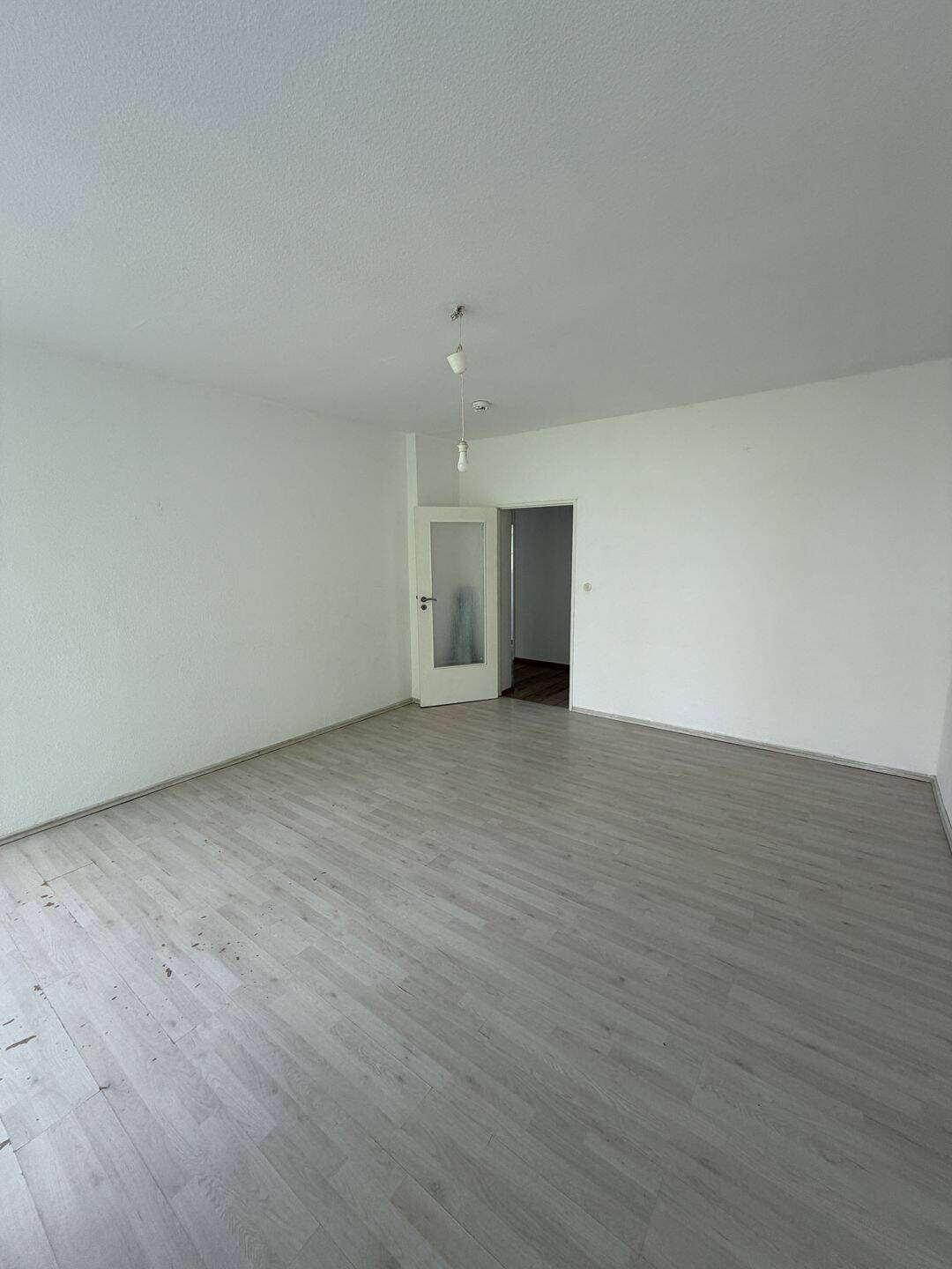 Viel Raum für Ihre Ideen: 3 Zimmer und Balkon mit Grünblick! – Berlin – Vorschaubild 5