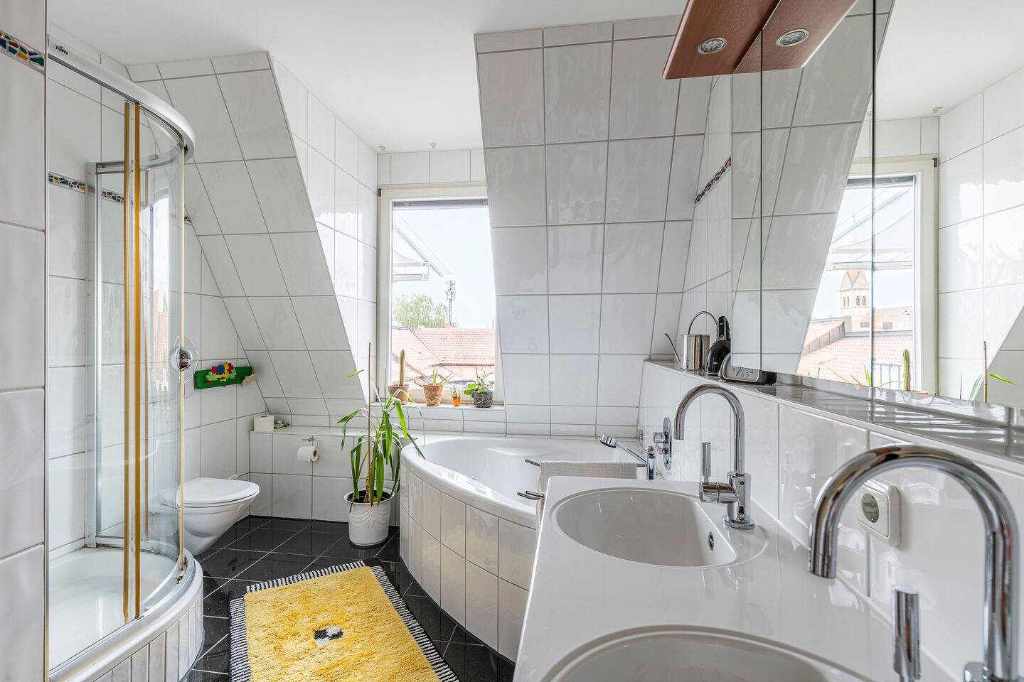 Wunderschöne 3,5-Zimmer-Maisonettewohnung mit Balkon, Garage, Aufzug und Klimaanlage in Nürnberg – Nürnberg – Vorschaubild 8