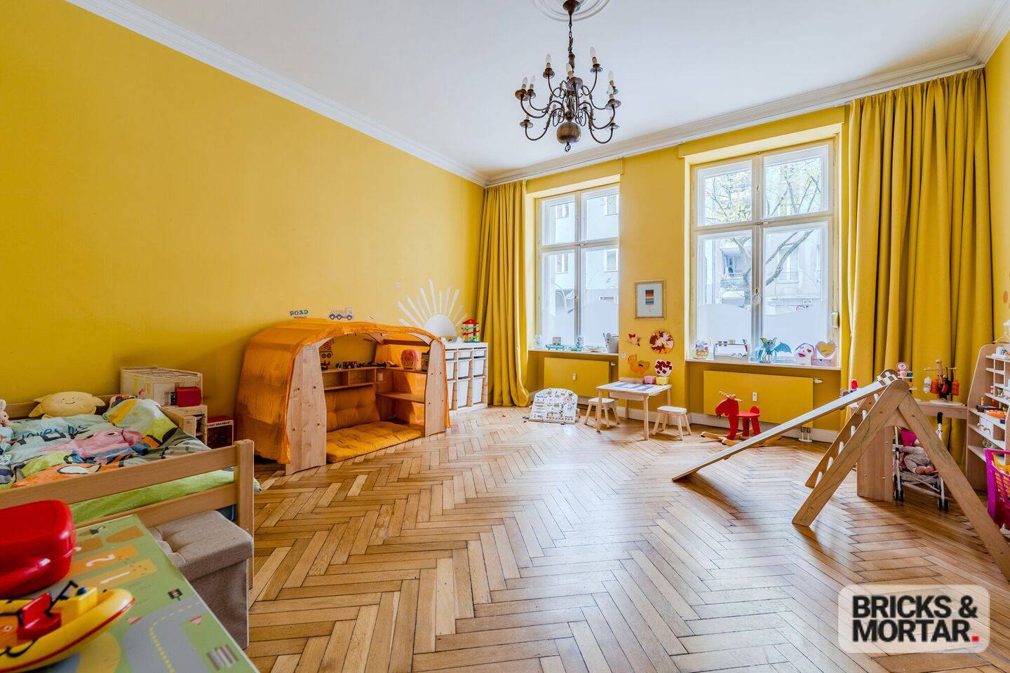 Wohnen wie im eigenen Haus: 191 m² sanierter Altbau mit Südgarten am Ku'damm zum direkten Bezug – Berlin – Vorschaubild 2