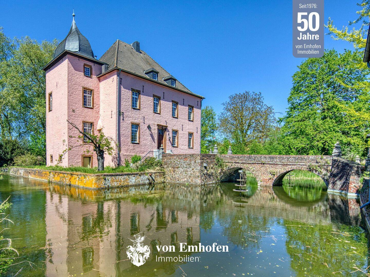 Wasserschloss mit Nebengebäuden auf 5,1 Hektar Parkareal – Jülich – Bild 1 von 9