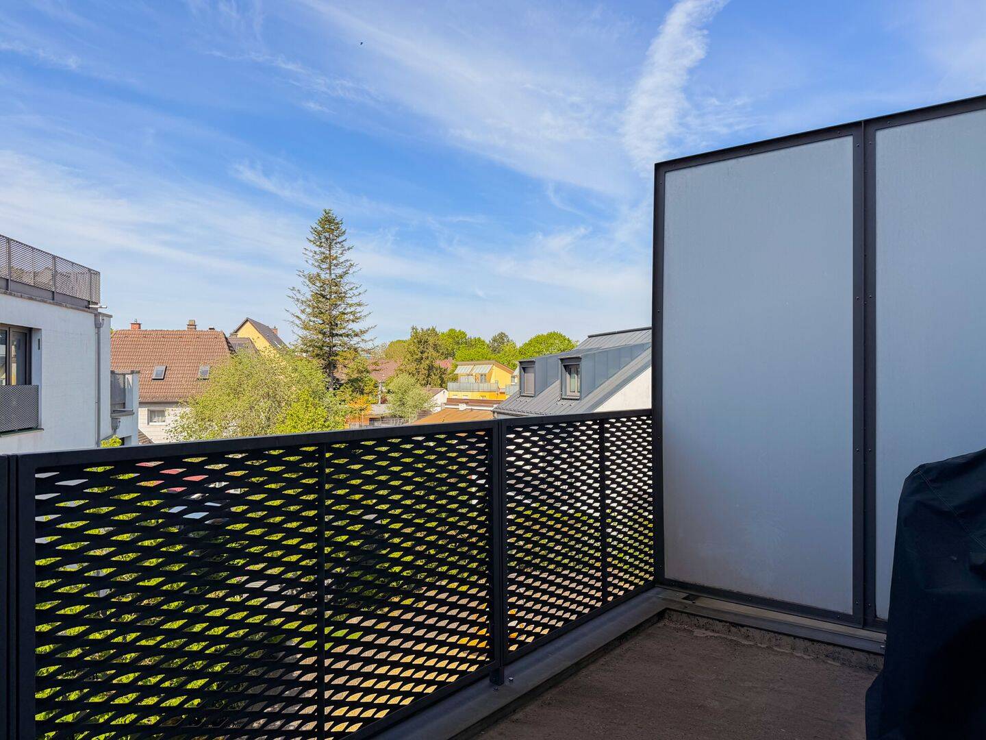 Möblierte 3-Zimmer-Wohnung mit Einbauküche, 2x Balkone und Stellplatz im gut angebundenen Pasing – München – Vorschaubild 7