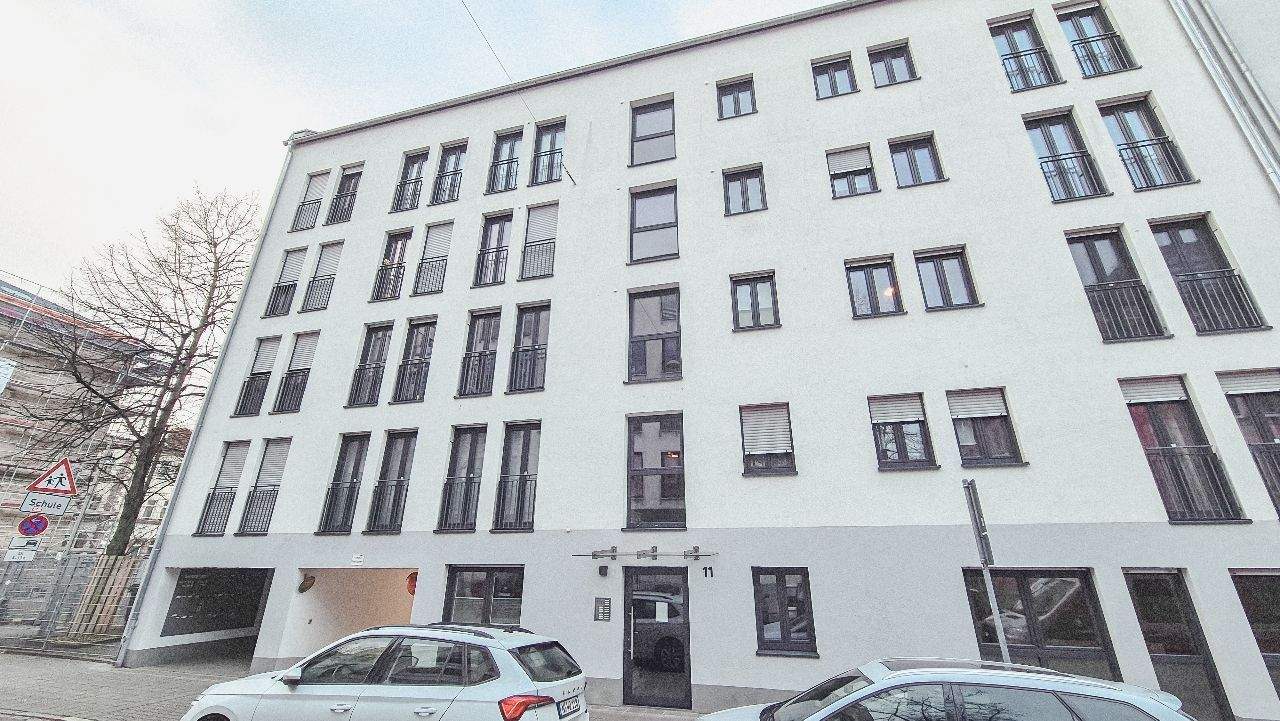 *** 5 Zimmer Wohnung mit 2 TG Stellplätzen und Balkonloggia in 5 Zimmer Wohnung mit 2 TG Stellplätzen und Balkonloggia in Johannis *** – Nürnberg – Vorschaubild 2
