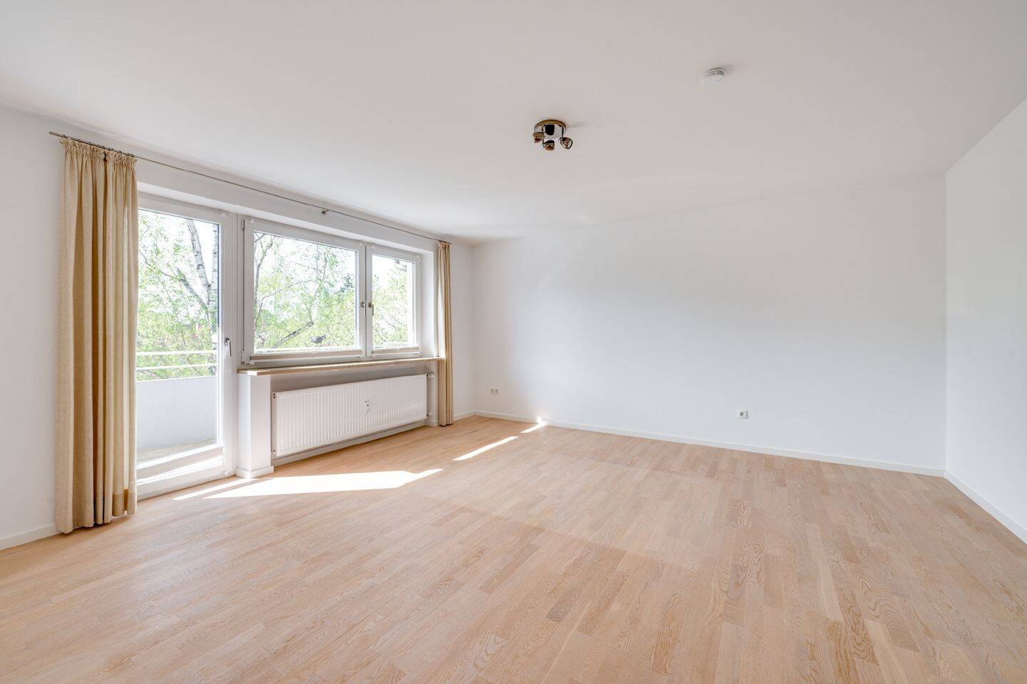 AIGNER - Lichtdurchflutete Wohnung in ruhiger Stadtlage