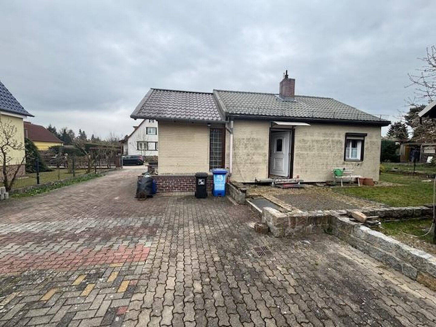 Charmantes Einfamilienhaus mit zwei Garagen und großem Garten - Ihr neues Zuhause in Bohnsdorf – Berlin – Vorschaubild 8