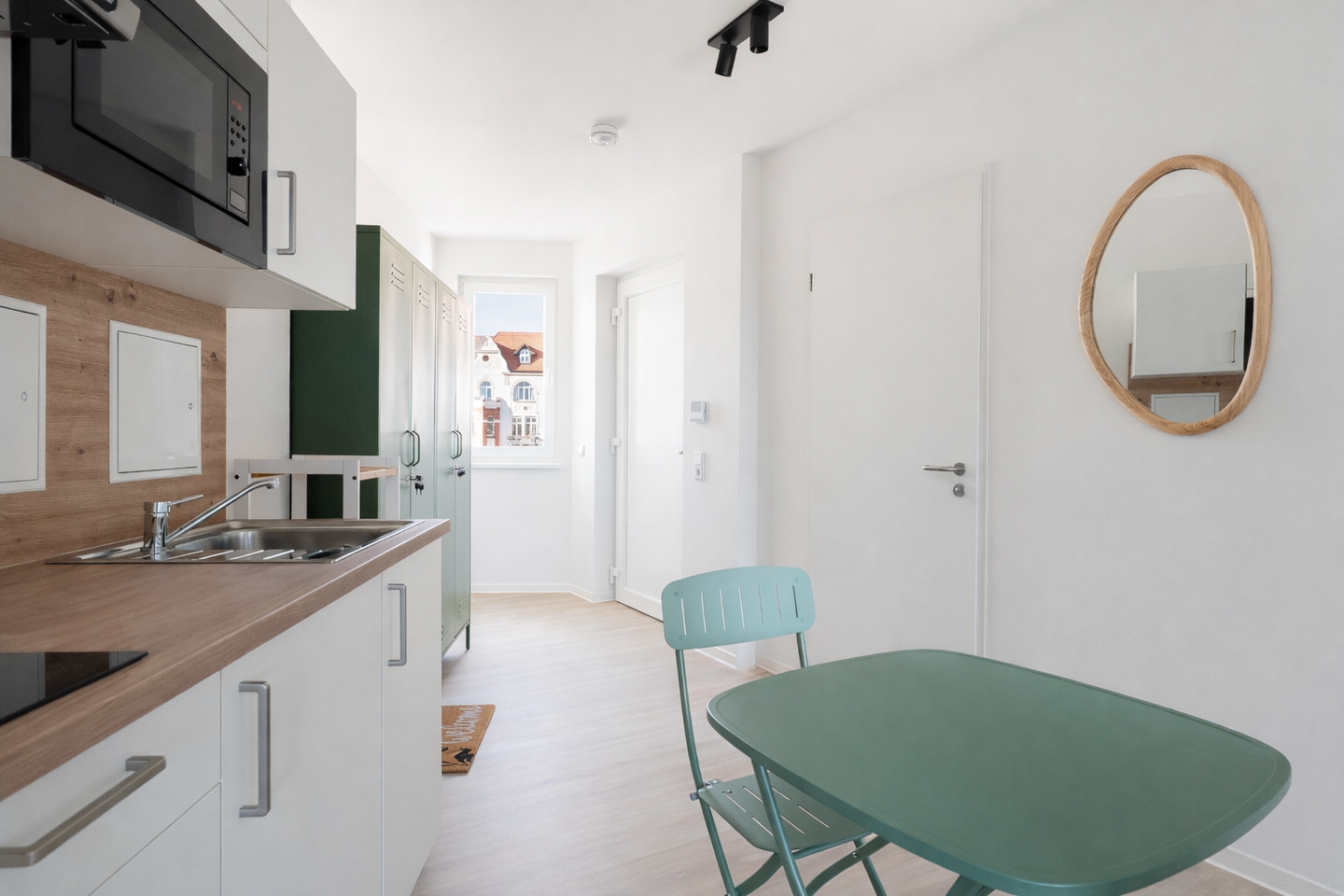 Ankommen, wohlfühlen, studieren: 2-Zimmer Design-Apartment |möbliert|Fahrstuhl |Unilage|Dachgarten – Magdeburg – Vorschaubild 2