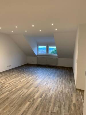 Frisch renovierte 3-ZKB Wohnung in VK-Wehrden – 66333 Völklingen – Vorschaubild 1