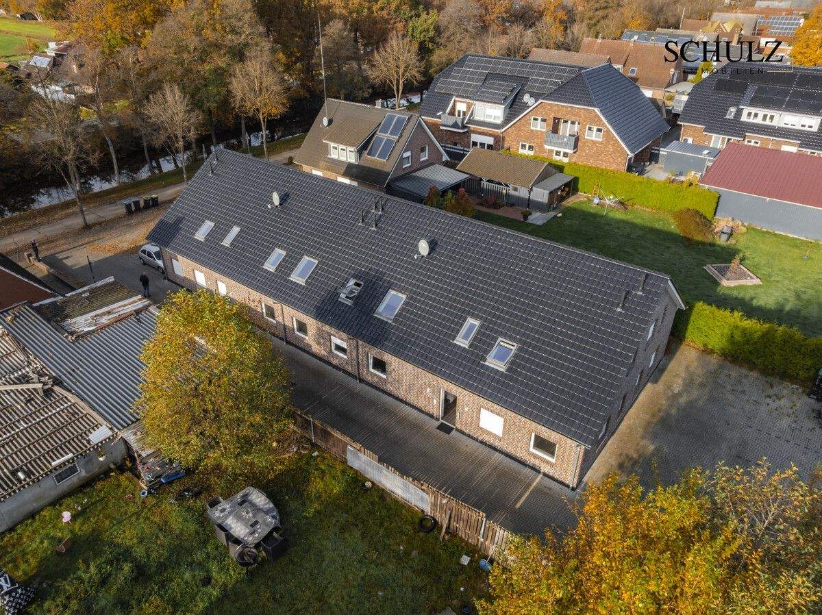 ** 8 Wohnungen & 24 genehmigte Monteursbetten - Mehrfamilienhaus mit Potenzial! ** – Papenburg – Bild 1 von 9