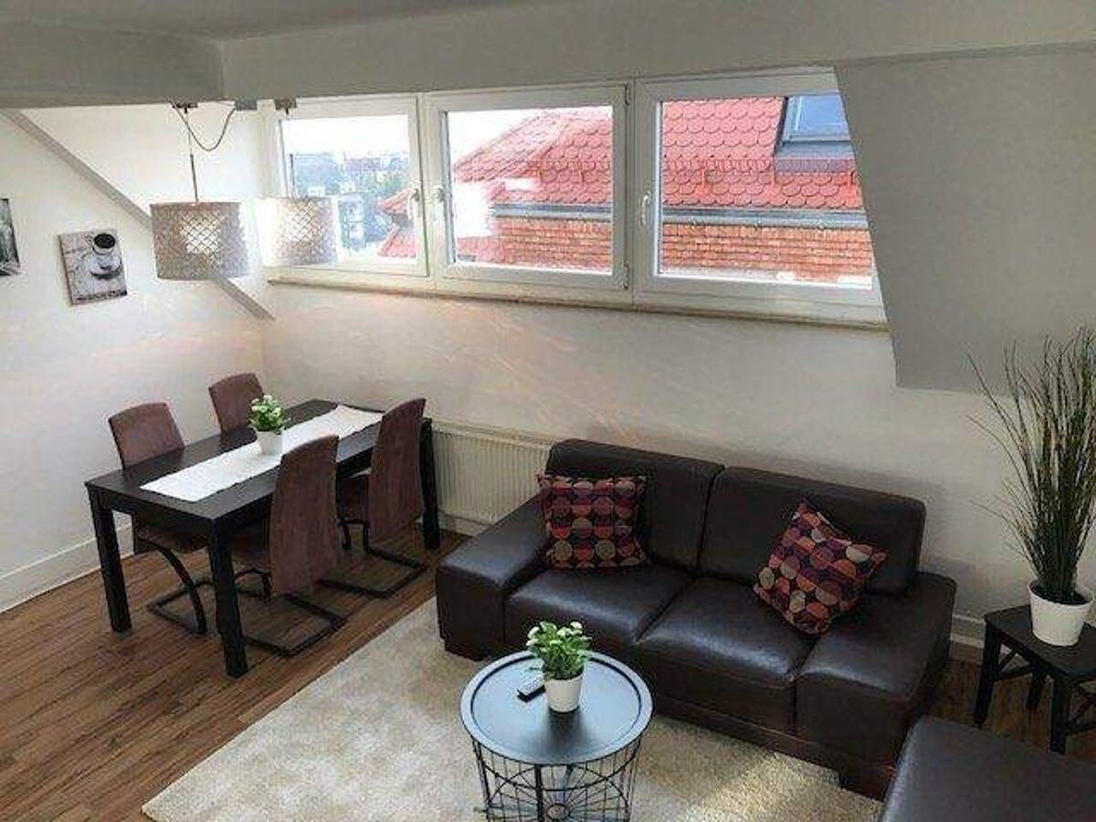 INNENSTADTNAHE LAGE - 5-Zimmer-Wohnung - auch als Kollegenwohnung in S.-Mitte - 5022 – 70182 Stuttgart – Bild 1 von 8