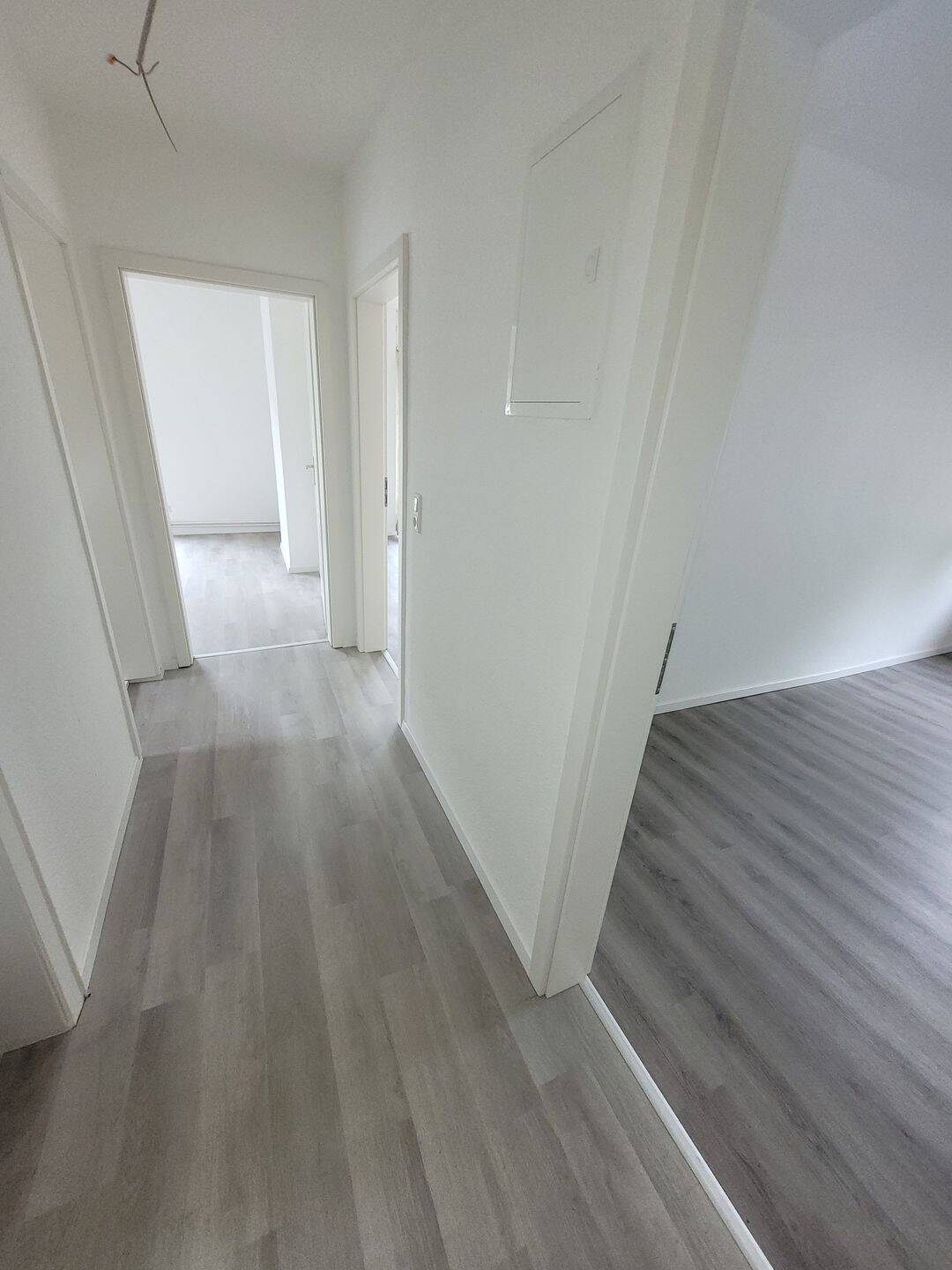 Neu renoviert in Walle: 3-Zi.-Wohnung, 2 Balkone, frei! – Bremen – Vorschaubild 2