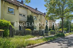 Familienfreundliches Reihenmittelhaus mit großzügigem Raumangebot, Gartenidylle und ausgebautem Dachgeschoss
