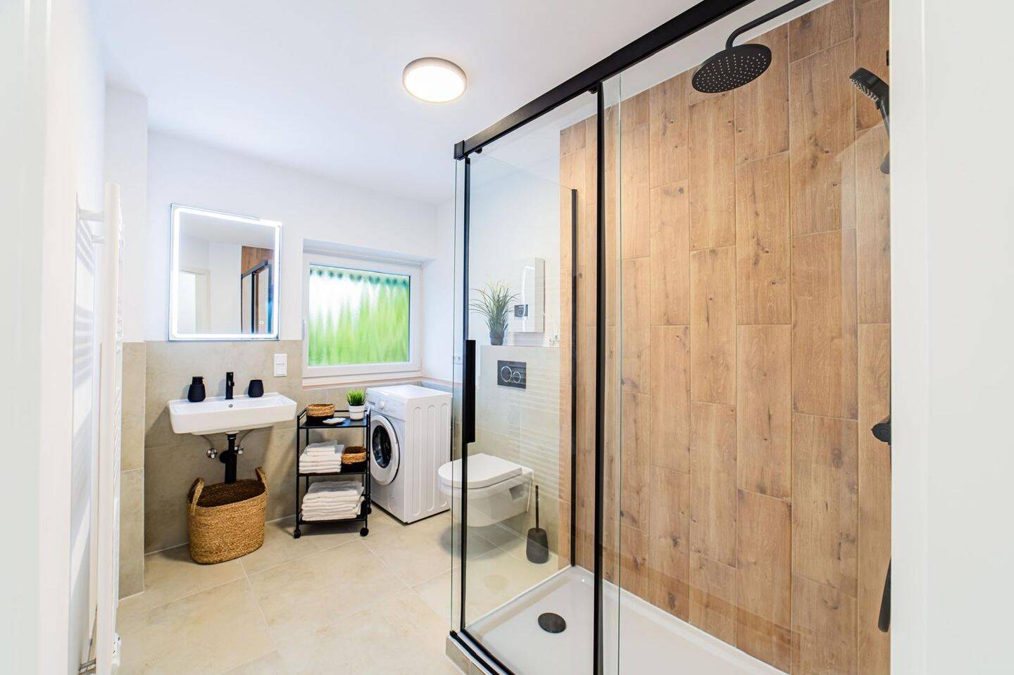 Modern möblierte 2-Zimmer-Wohnung mit Balkon, Internet und Aufzug – Nürnberg – Vorschaubild 4