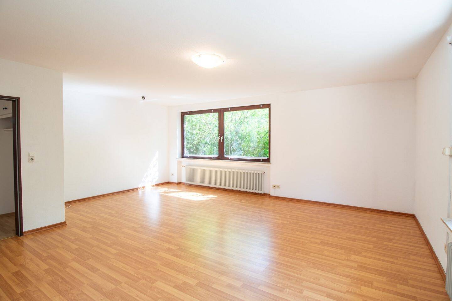 Schöne 3-Zimmer-83 m²-Erdgeschosswohnung in zentraler Lage von Oldenburg mit Hochterrasse – Oldenburg – Vorschaubild 3