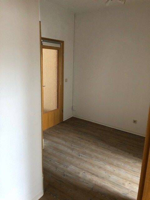 Charmante 2-Zimmer-Dachgeschosswohnung mit Einbauküche im begehrten Chemnitzer Kaßberg – Chemnitz – Vorschaubild 5