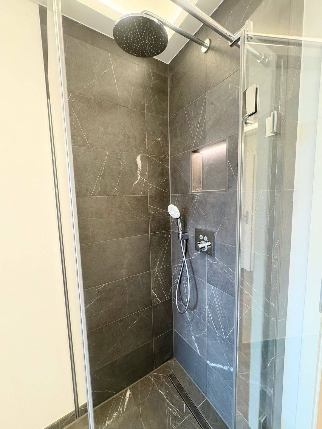 Genial! * Erstbezug * Parkett * Fußbodenheizung * Tageslichtbad * Wanne & Dusche * LED-Licht – Leipzig – Vorschaubild 5