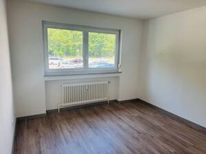 Bezugsfreie 2-Zimmer-Wohnung mit Westbalkon in Erlangen-Sieglitzhof – 91054 Erlangen – Vorschaubild 5