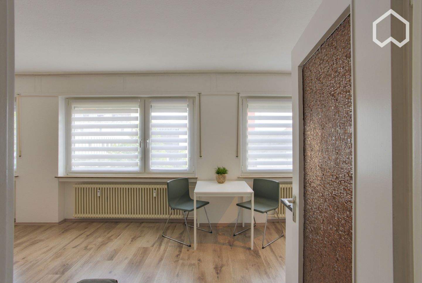 Helles, modisches Apartment 15 Min. mit der Bahn zum Kölner Zentrum (Parkplatz optional) – Leverkusen – Vorschaubild 9