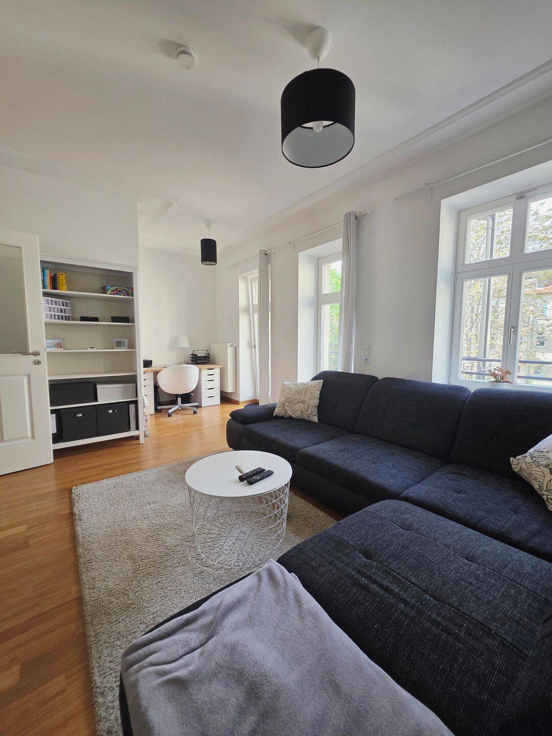 2 Zimmer mit Rießenküche und tollem Balkon in Reudnitzer Denkmal Altbau