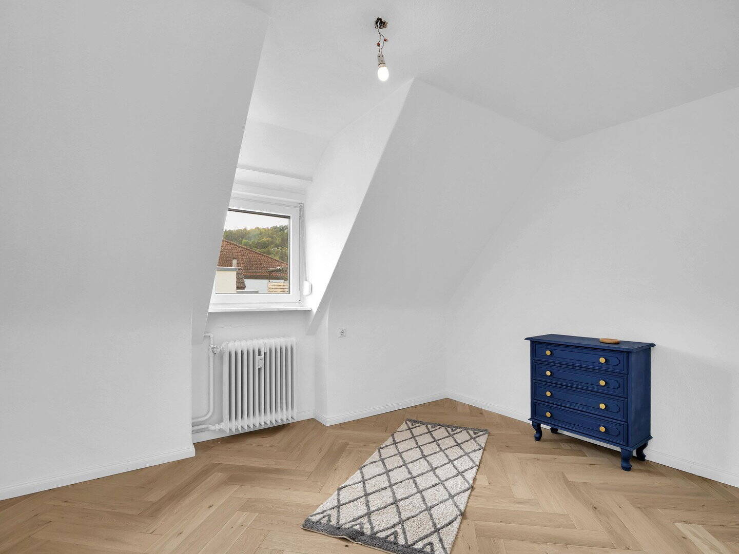 Provisionsfrei: Renovierte Wohnung mitten in Stuttgart mit Blick auf Weinberge und Grabkapelle – Stuttgart – Vorschaubild 9