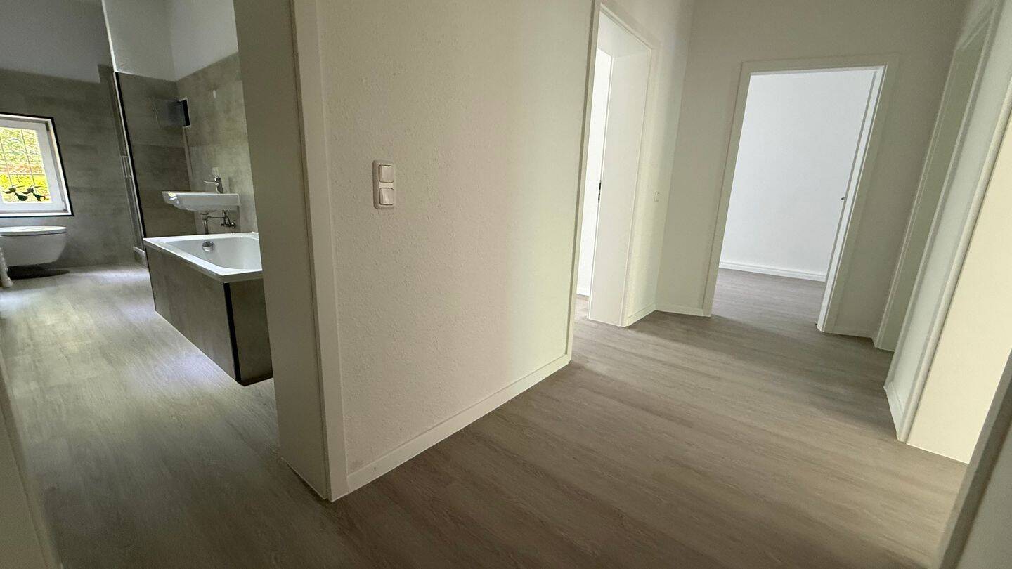 TOP sanierte Whg. - WG-gerecht EBK mögl.!+ Bad mit Fenster – Chemnitz – Vorschaubild 6