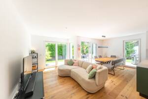 Exklusive 4-Zimmer-Wohnung mit Terrasse und Garten in ruhiger Lage in München-Daglfing (Bogenhausen) – 81929 München – Vorschaubild 2