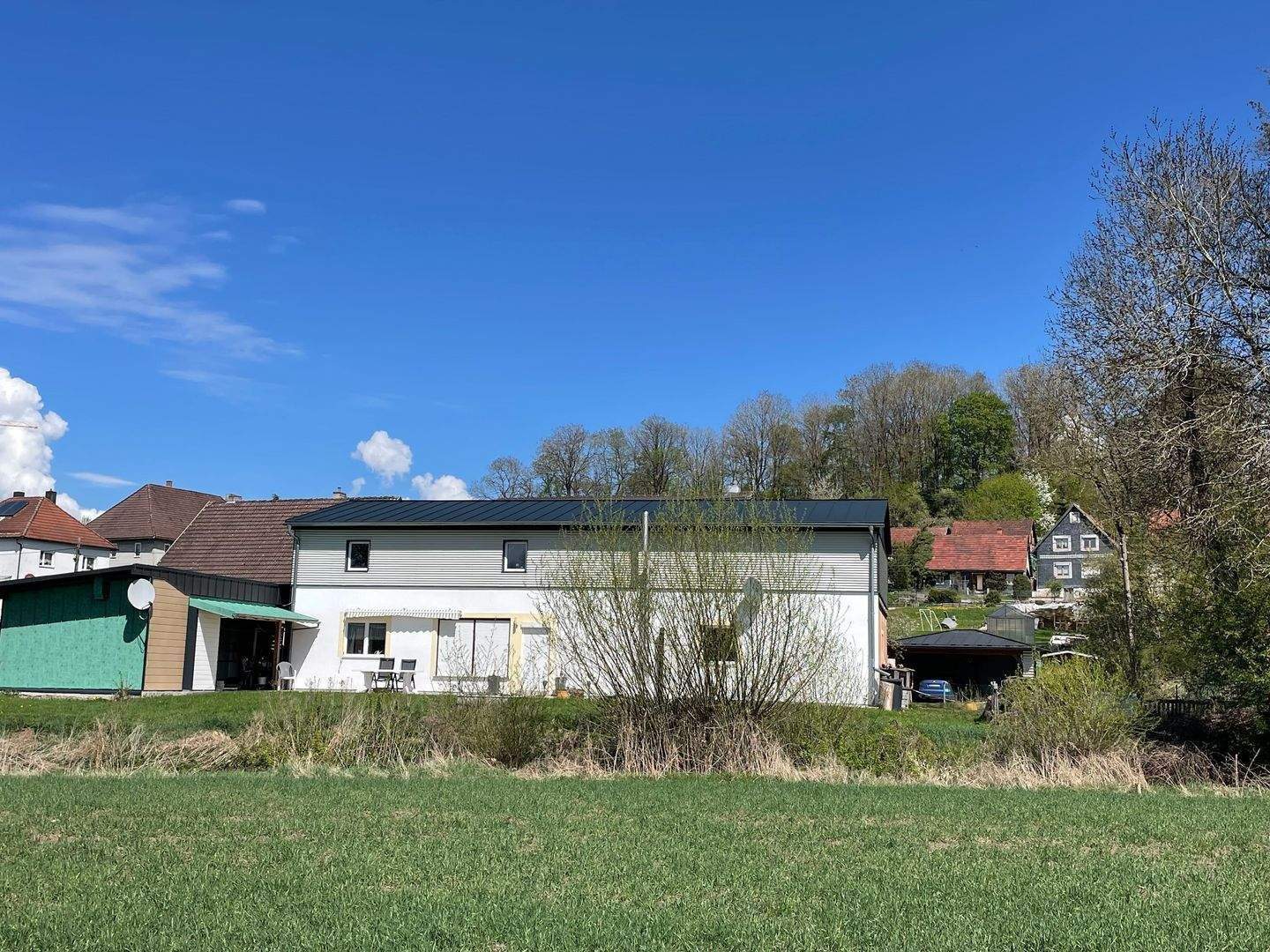 PERFEKTE Work-LIFE-BaLance in Eisfeld / NEU-& Hochwertiges Domizil mit FeierAbend-Idylle – Eisfeld – Vorschaubild 2