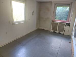 Handwerker aufgepasst! EFH mit Kernsanierungsbedarf auf wunderschönem Grundstück – 60439 Frankfurt am Main – Vorschaubild 9