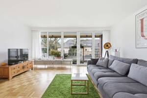 Sonniger Balkon, begehrte Lage nähe Südpark, sofort verfügbar