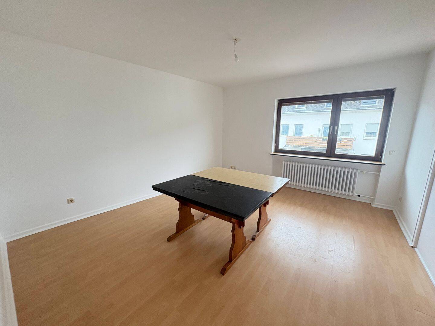 Frisch renovierte 4 ZKB Wohnung ab sofort zu vermieten ! – Trier – Vorschaubild 3