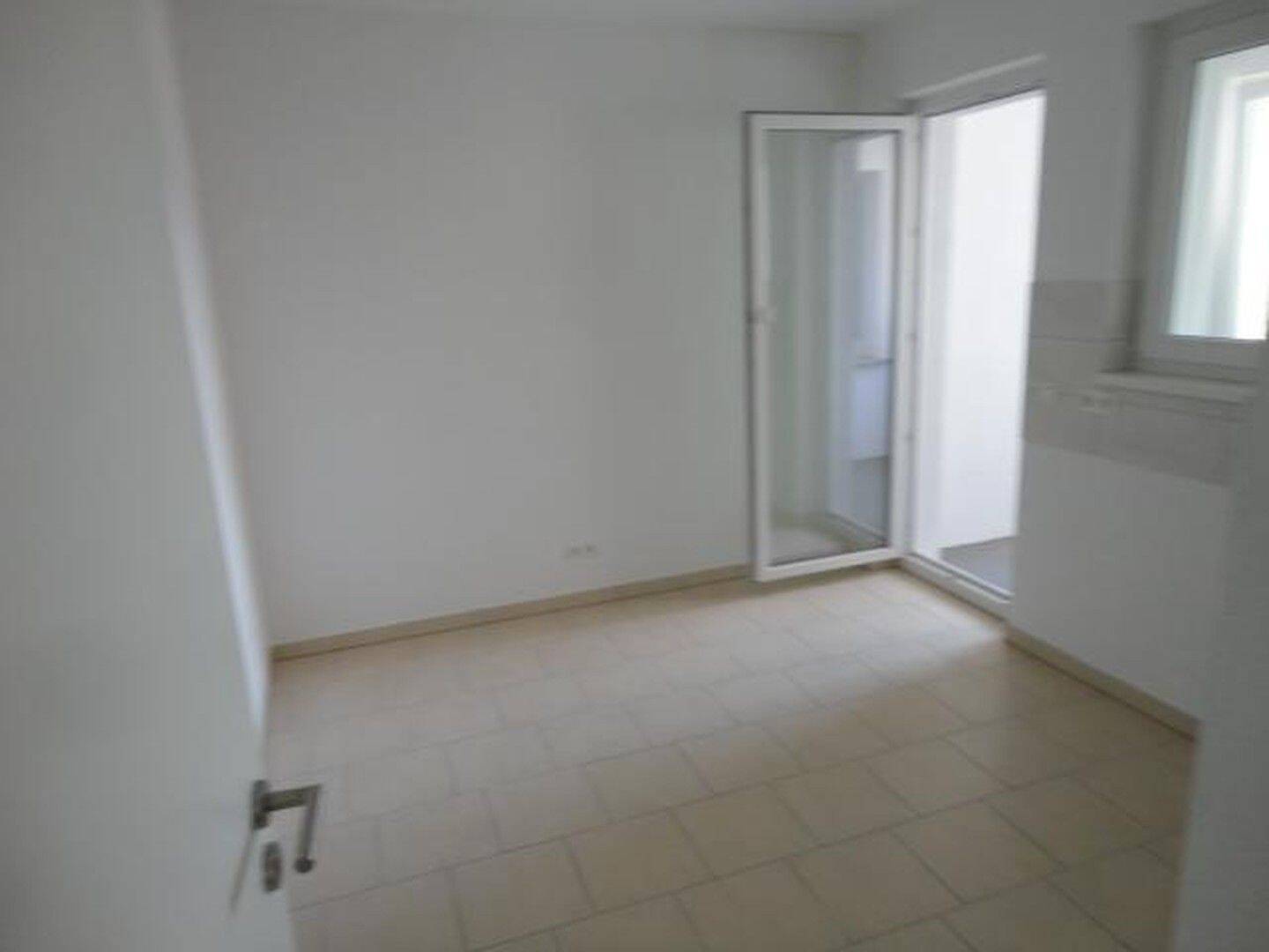 Hochwertige und schöne 4-Raumwohnung in guter Lage mit Wintergarten – Magdeburg – Vorschaubild 6