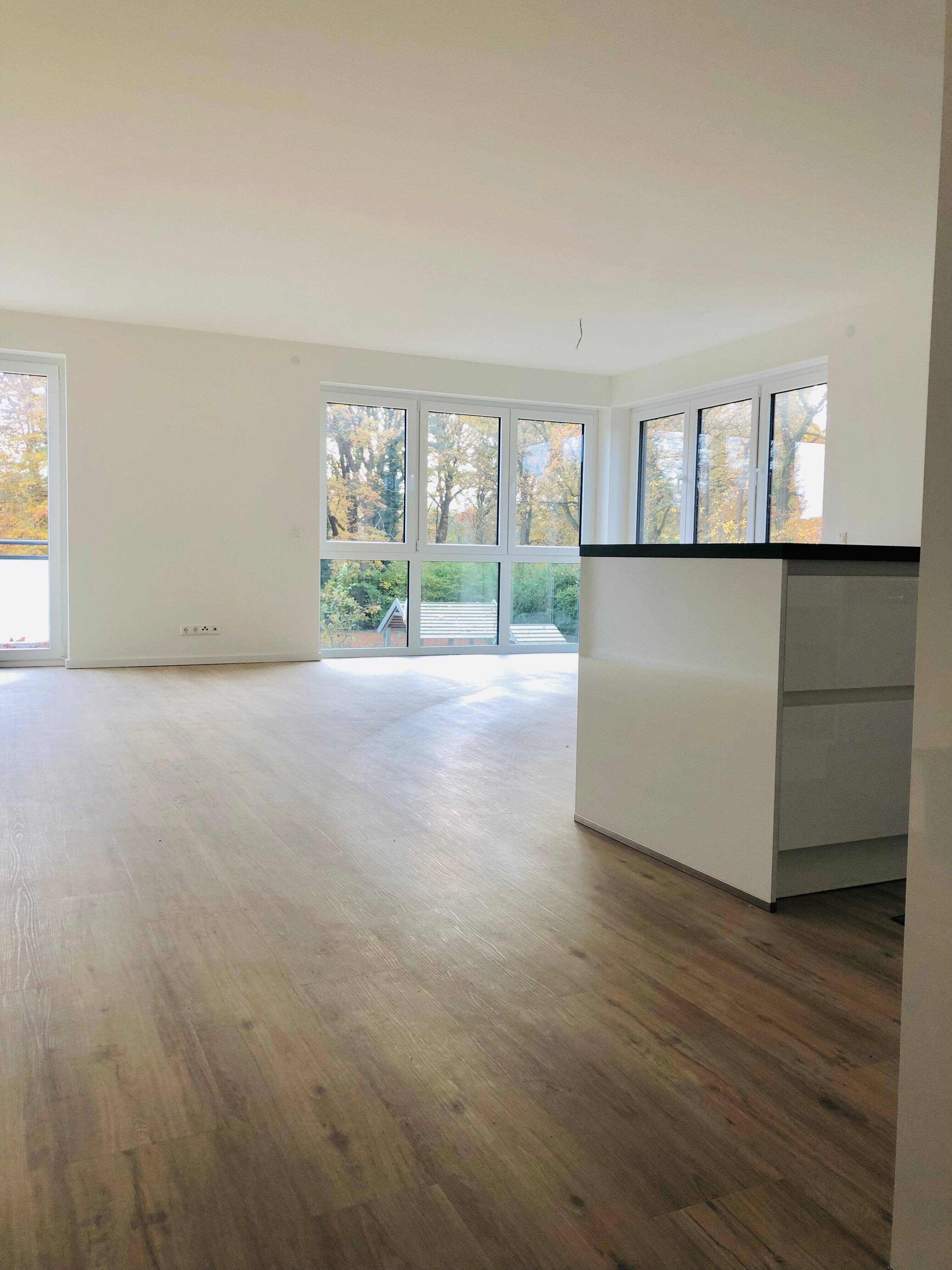 VON PRIVAT: Repräsentative und energieeffiziente 4-Zimmer-Neubau-Wohnung im Alstertal zu vermieten