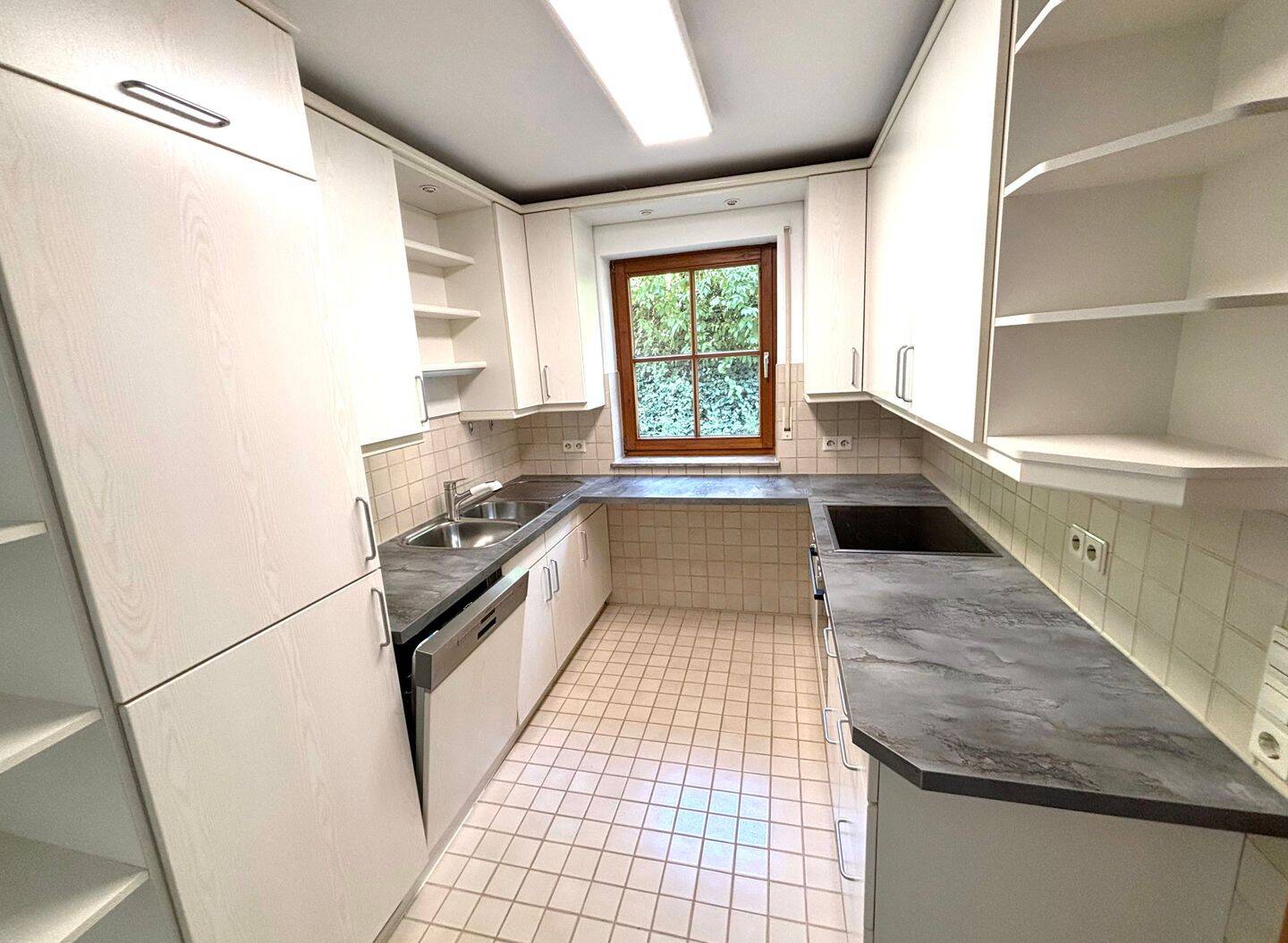 Sehr schöne 3 Zimmerwohnung mit Terrasse und Gartenanteil – Pfullingen – Vorschaubild 5