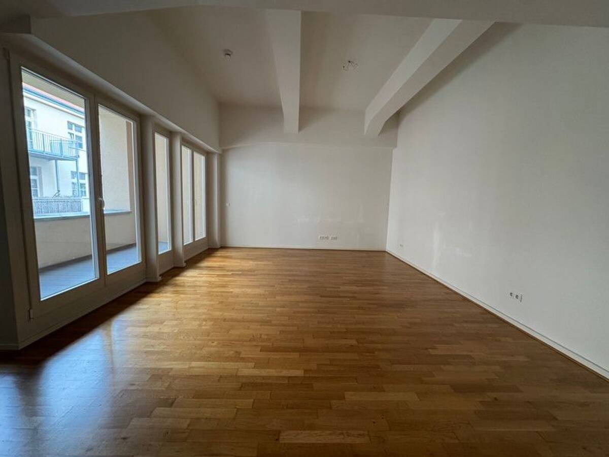 Endlich Zuhause: ansprechende 2-Zimmer-Wohnung mit EBK und Loggia – 4103 Leipzig – Bild 1 von 7