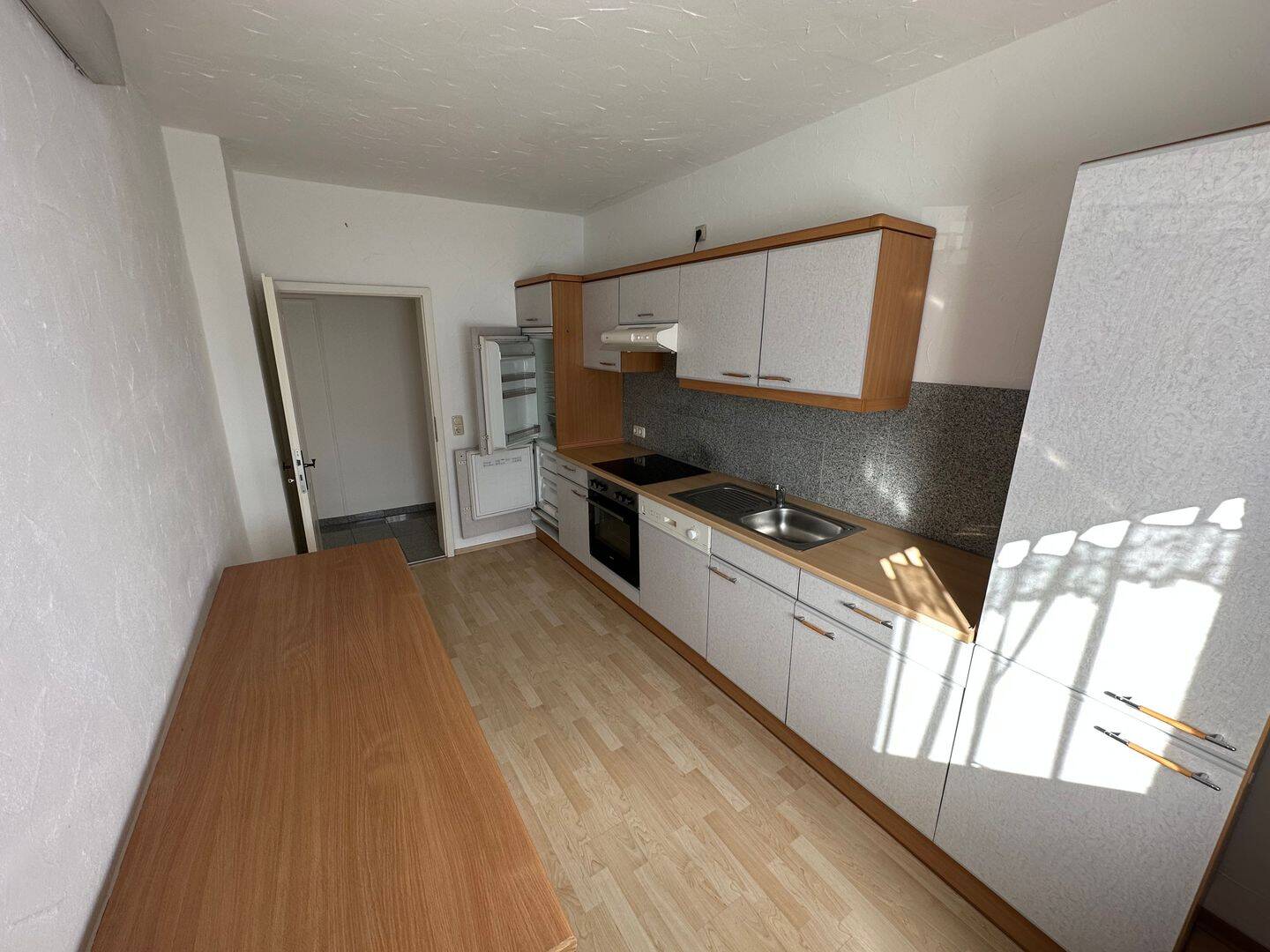 Helle und großzügig geschnittene Hochparterre-Wohnung im Frauenland (nahe Universität) – Würzburg – Vorschaubild 6