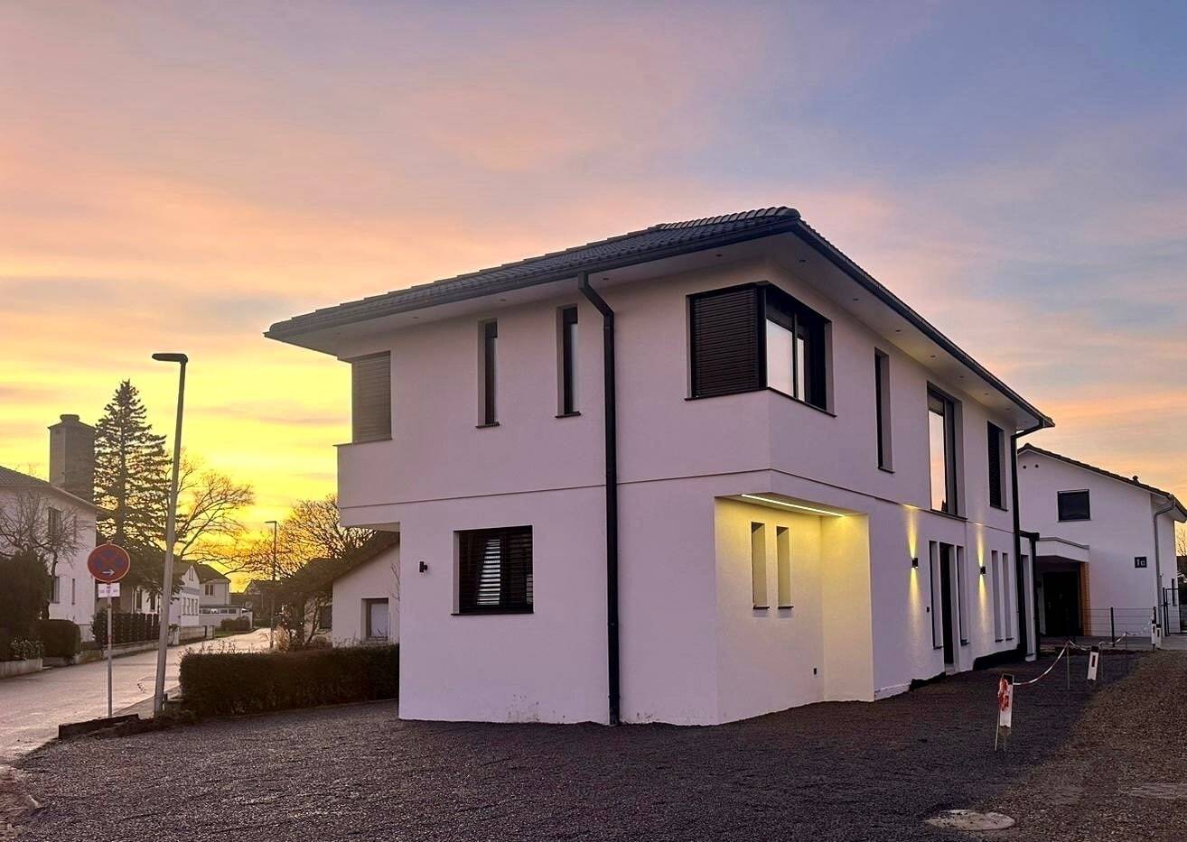 Modernes Neubau-Einfamilienhaus mit hochwertige Ausstattung, Terrasse & Balkon in ruhiger Lage von Stadtteil Kehl – Kehl – Bild 1 von 9