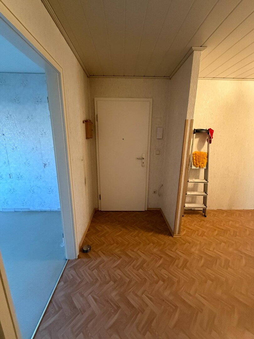 "Sanierungsbedürftige 3-Zimmer-Wohnung mit Potenzial - ideal für Eigennutzer und Kapitalanleger" – Nürnberg – Vorschaubild 8