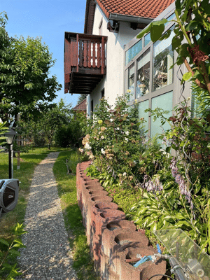 Gemütliches Einfamilienhaus mit 6 Zimmern, Keller , Pool und Wintergarten – 12526 Berlin – Vorschaubild 2