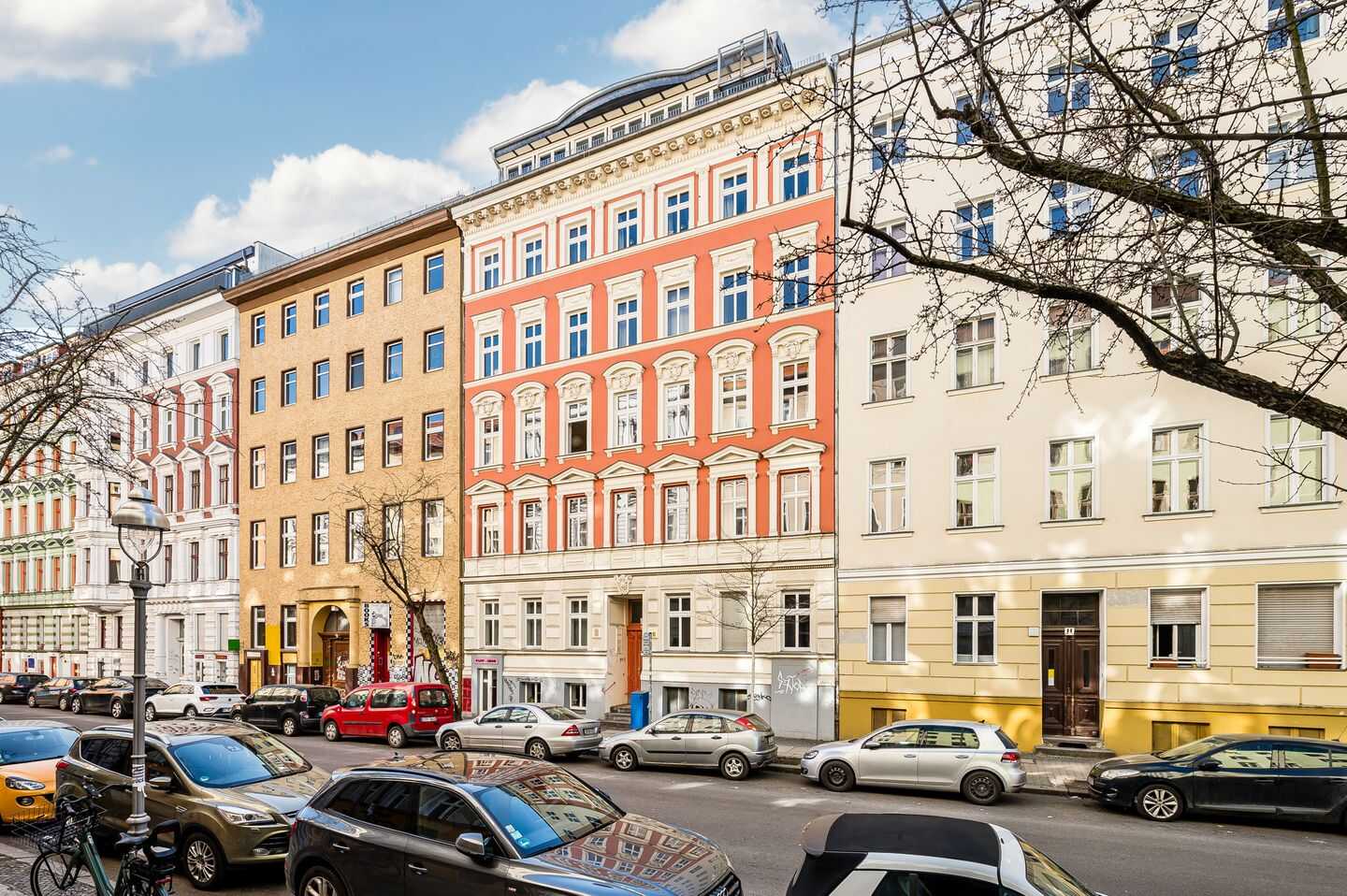 Bergmannkiez: 3-Zimmer-Altbauwohnung im schönen Stuckaltbau