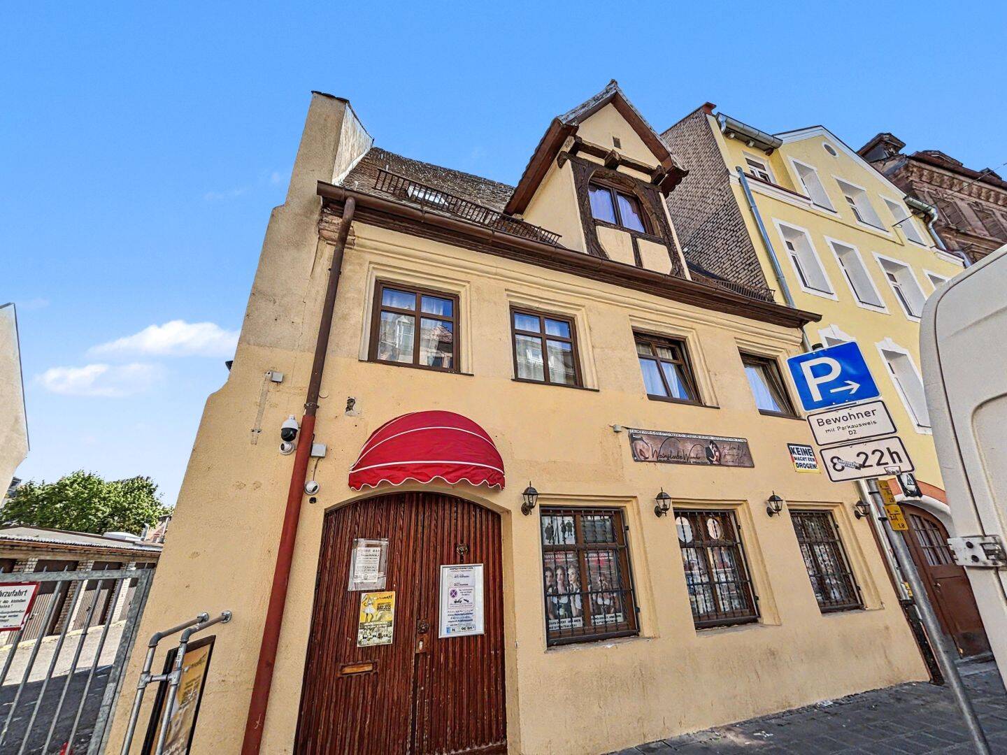 Vermietetes Wohn- und Geschäftshaus mit Laden + 8 Apartments in der Altstadt in Nürnberg