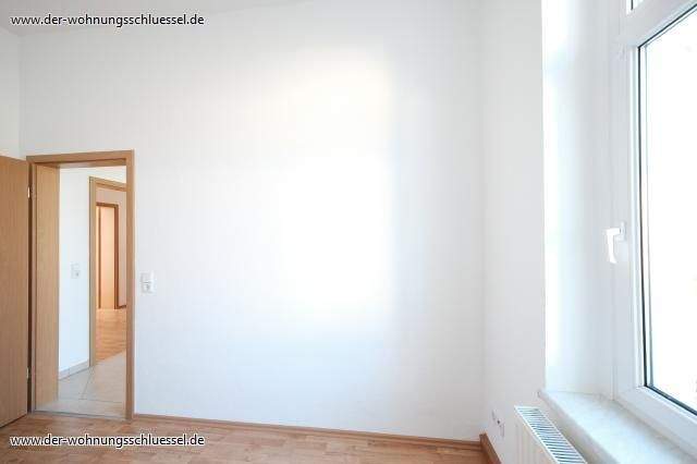 SCHÖNE 3-RAUMWOHNUNG MIT BALKON IN RUHIGER SEITENLAGE!