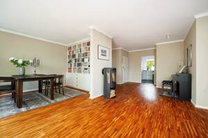 Ein Zuhause über den Dächern des Grüns - Wohnung mit Süd-Loggia und Kaminofen – 22587 Hamburg – Vorschaubild 4