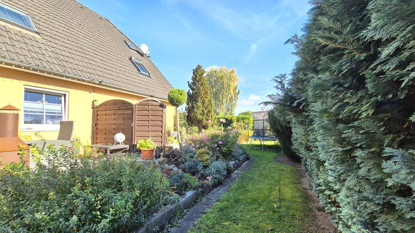 Sommer, Garten, Zuhause - 5-Zimmer-Doppelhaushälfte in Rosenthal