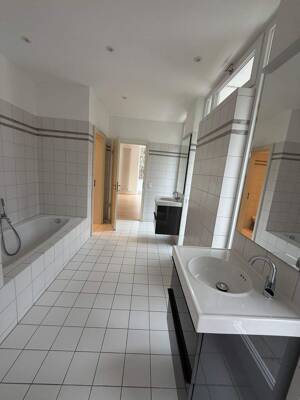 Großzügige Dachgeschosswohnung in ruhiger Lage von Hamburg-Sasel – 22395 Hamburg – Vorschaubild 9