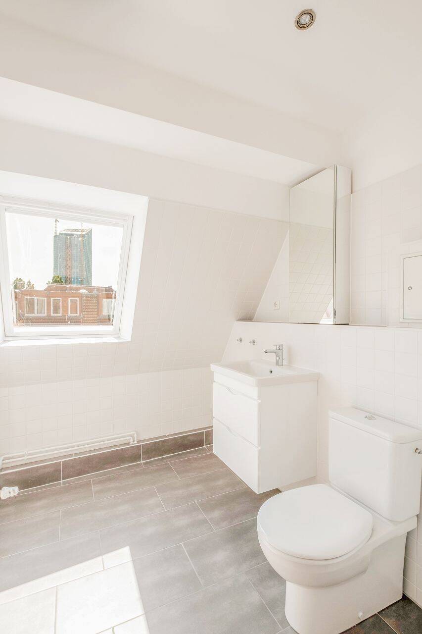 Über den Dächern des Richardkiezes - Maisonettewohnung mit Altbauflair & Terrasse – Berlin – Vorschaubild 9