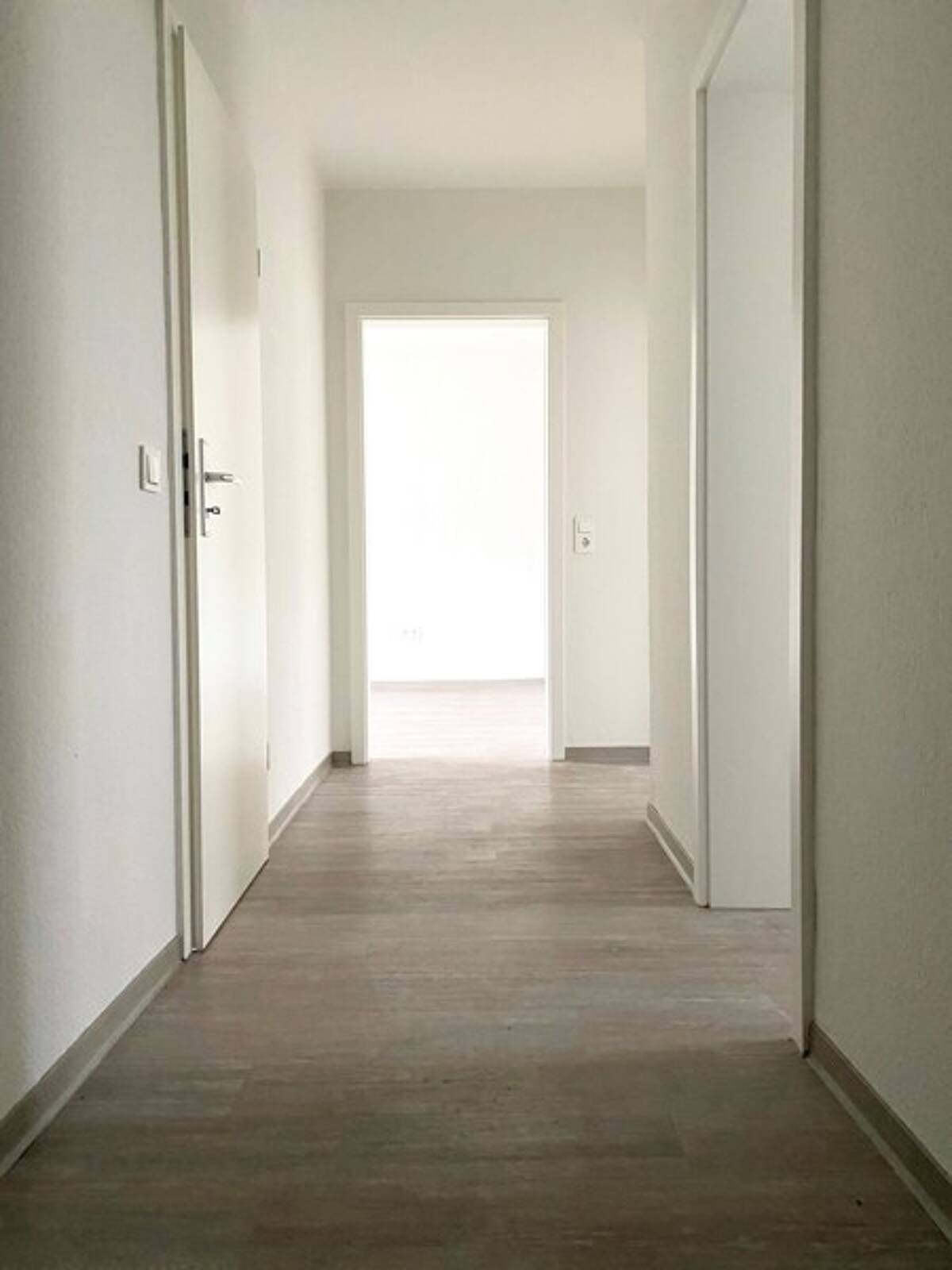 TOP renovierte Wohnung in demnächst frisch modernisiertem Gebäude! – 44369 Dortmund – Bild 1 von 7