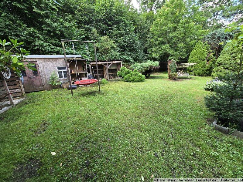 Sanierungsbedürftiges EFH mit 212qm auf 1.770qm Grundstück mit Pool & Doppelgarage + Gartenhaus – Chemnitz – Vorschaubild 3