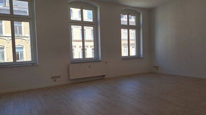 Komfortable 3-Raumwohnung mit Balkon und ruhigem hofseitigem Schlafzimmer – Chemnitz – Bild 1 von 9