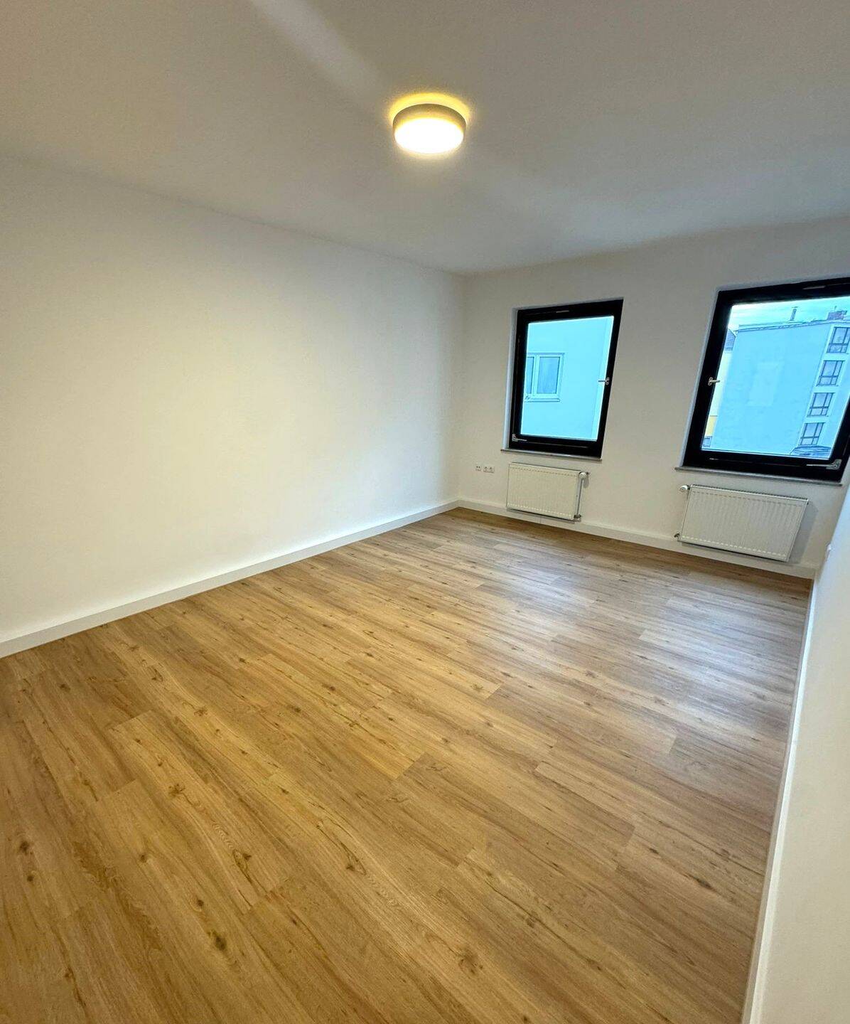 2 ZimmerWohnung mit neuwertiger Küche in Top Lage! – Würzburg – Vorschaubild 3