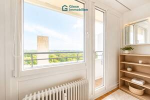 Hoch hinaus: Stilvolle Wohnung mit Fernsicht – 70599 Stuttgart – Vorschaubild 9